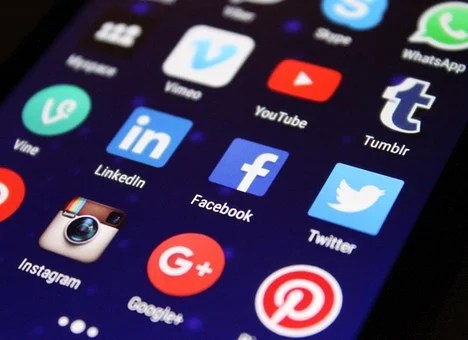 WhatsApp, Facebook e Instagram sufren una caída sin precedentes