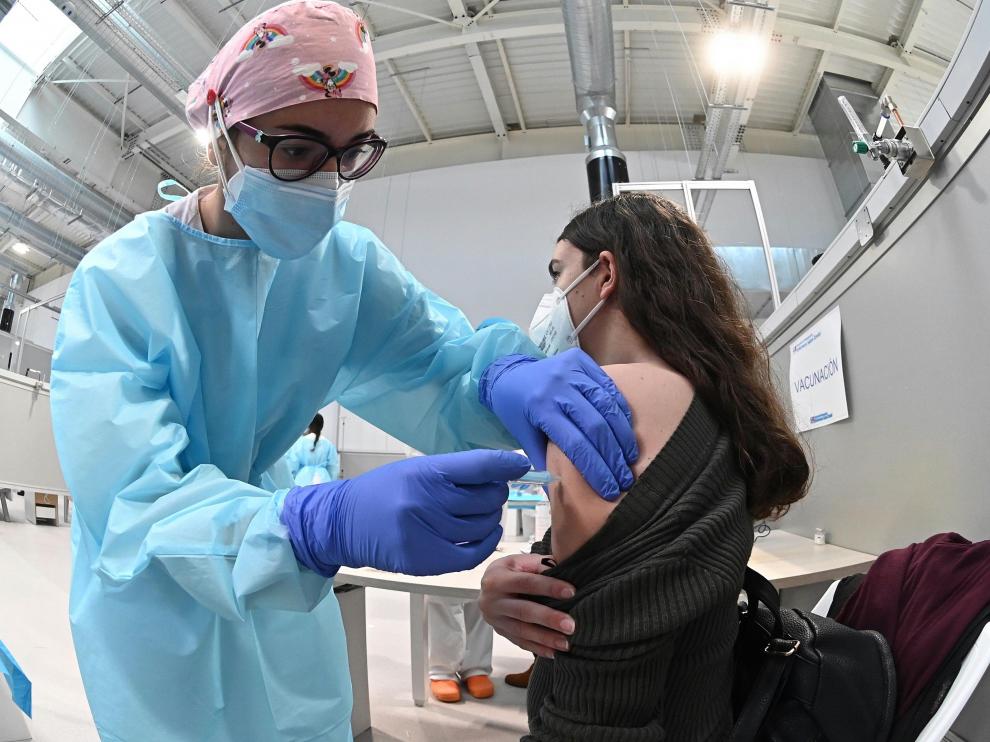 Aumentan las protestas en Europa a medida que regresan las restricciones por covid