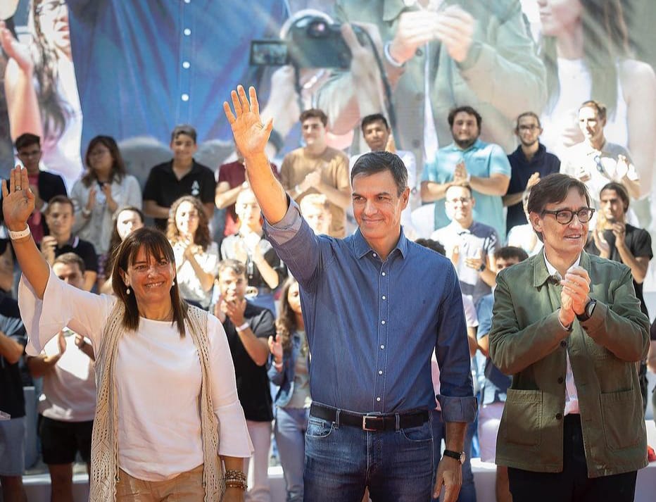 El PSOE y el PSC responden en contra del pacto de ERC y Junts por un referéndum