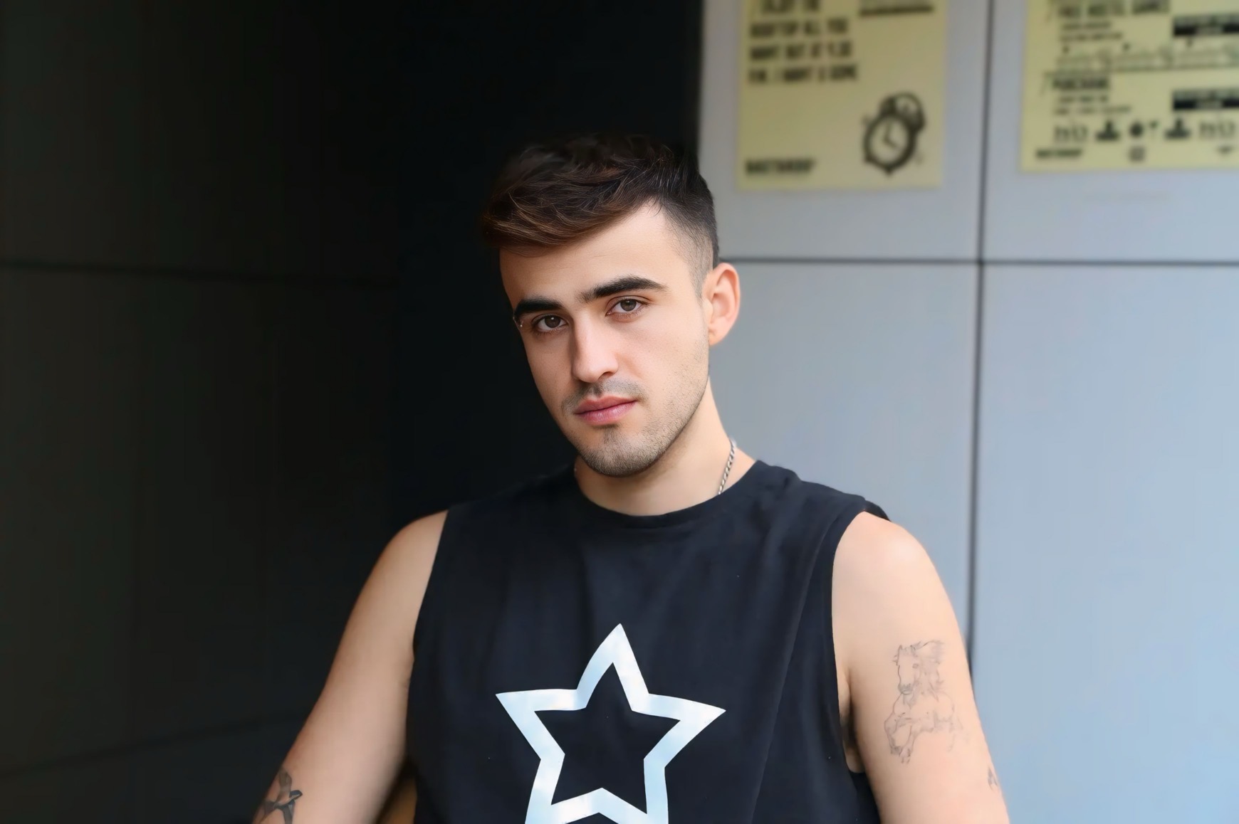BAJOCERO X sobre su álbum debut: «El oyente tiene que pararse a escuchar y analizar la letra al detalle»