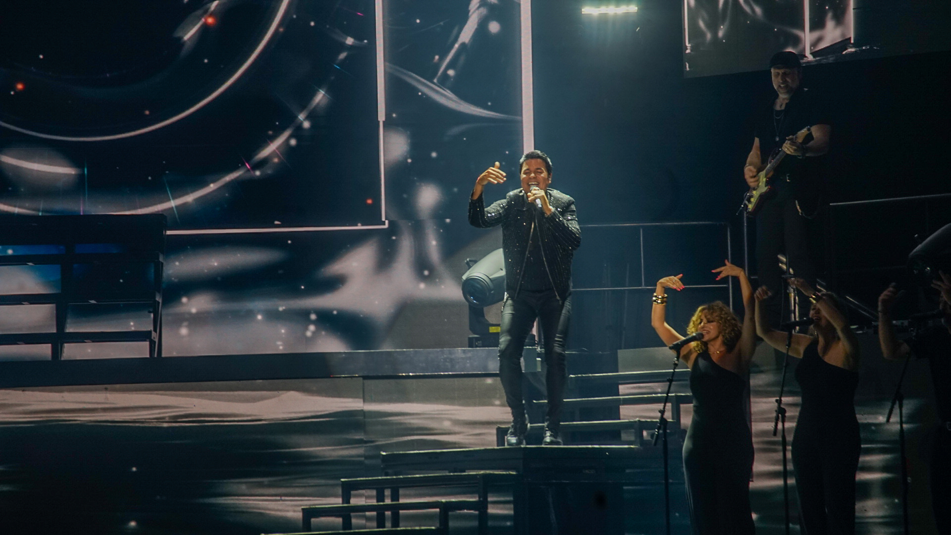 Chayanne enciende Zaragoza con su ritmo imparable