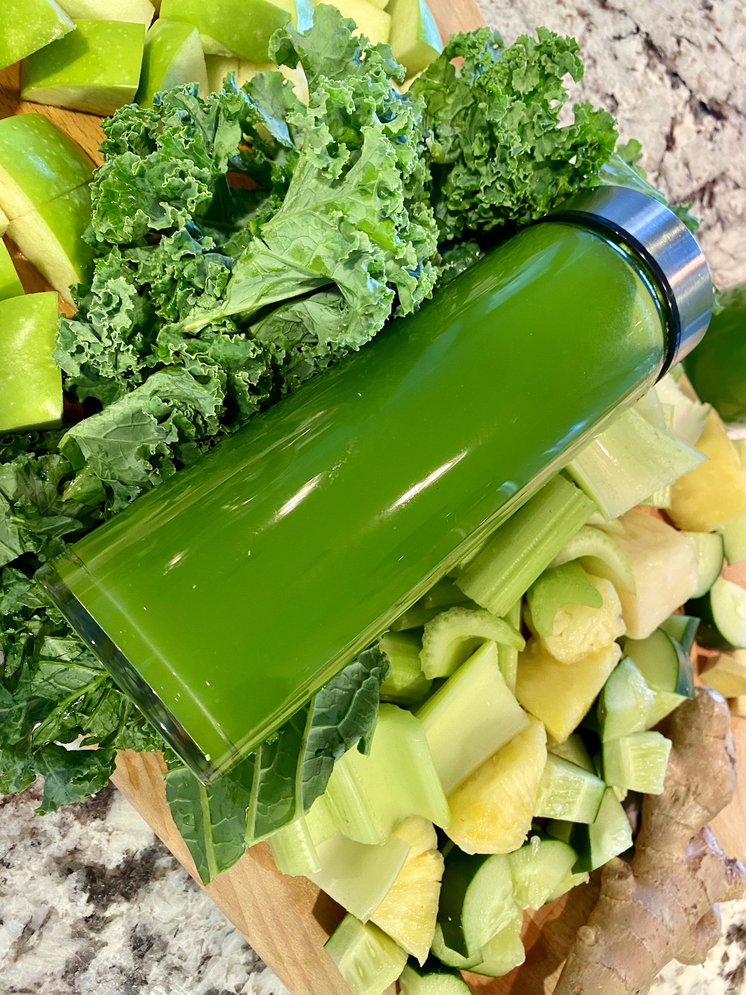 Kale Pineapple Ginger Juice - Elicit Folio