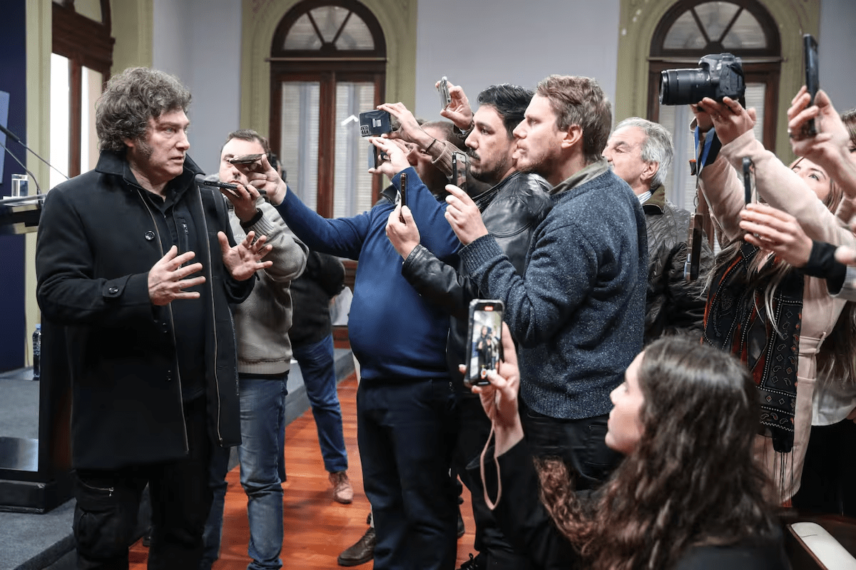 image-91 "Ignorantes e imbéciles": Javier Milei volvió a atentar hacia los periodistas