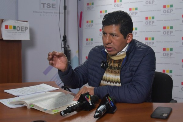 Tahuichi insiste: pide a Lara firmar el pacto contra la guerra sucia y ofrece ir hasta su casa