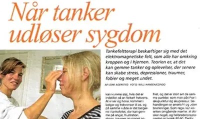 Kvindes ansigt behandles med tankefeltterapi i HENDES VERD-artikel om sygdom