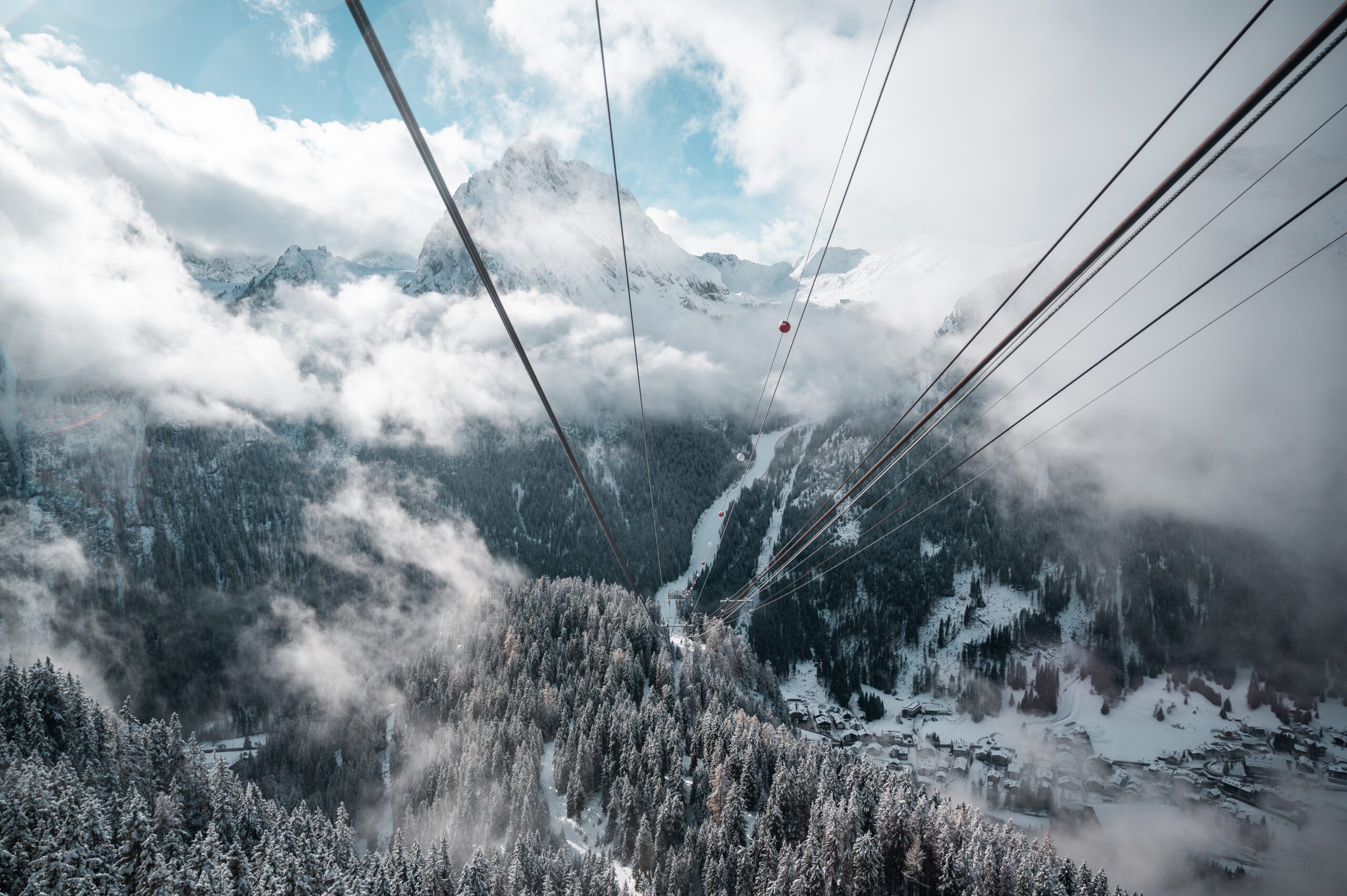 trentino val di fassa skiing