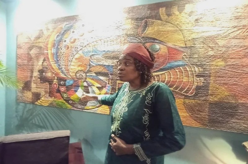 La galerie Anidosse lance l’exposition Ra’Limda qui retrace la source de nos racines