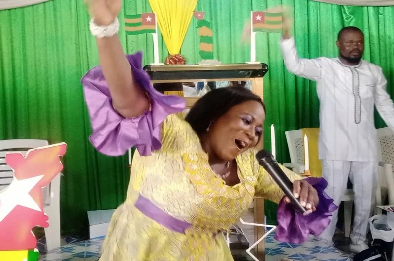 L’album « TRODZIME » de l’évangéliste Akpedzé Gloria dédicacé