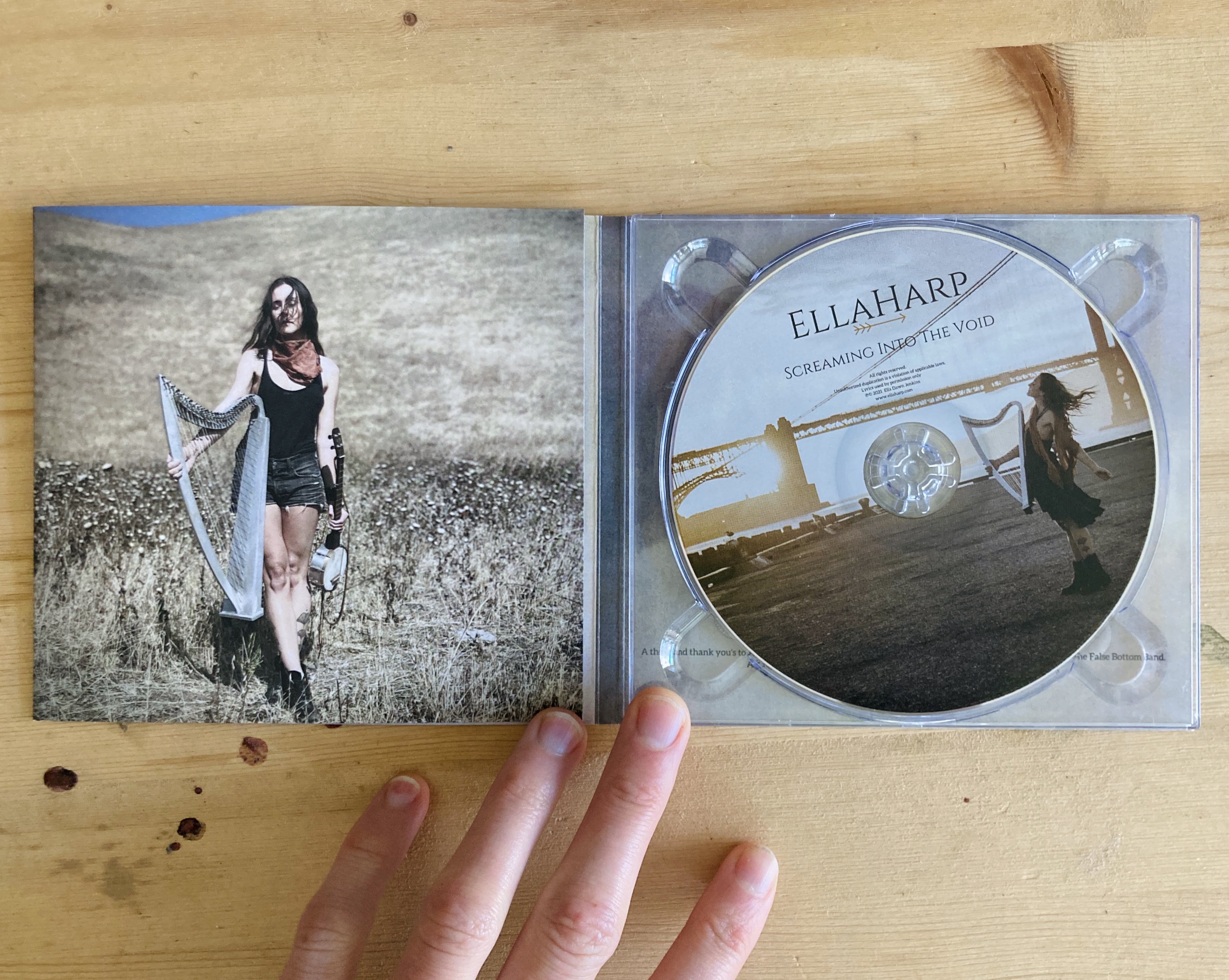 Screaming Into the Void' – CD – EllaHarp