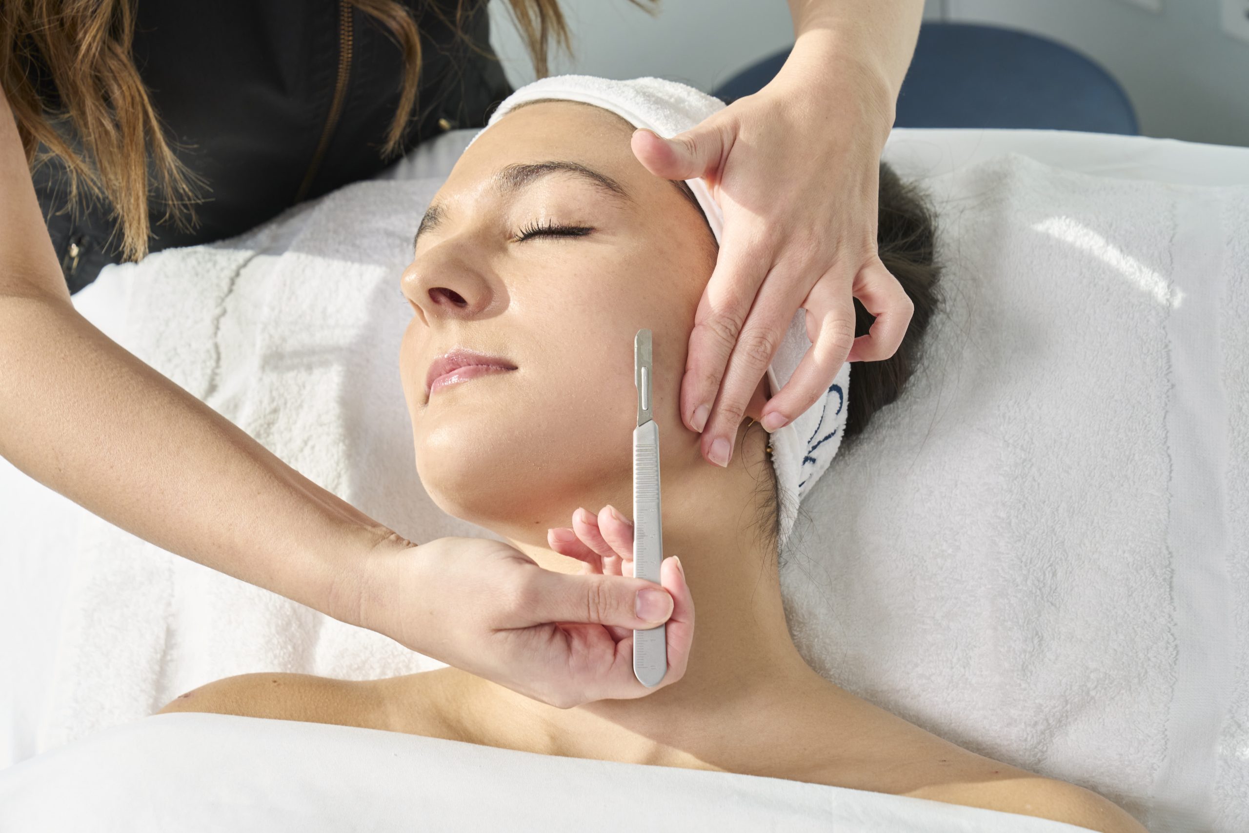 Dermaplaning Aftercare: The Do's and Don'ts