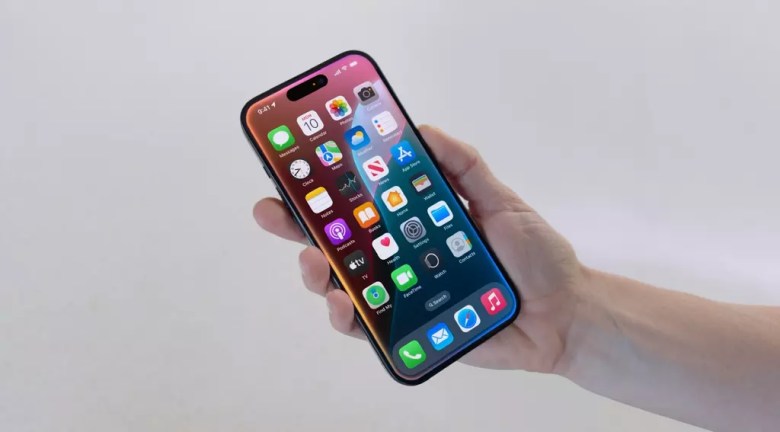 iPhone 16 Pro con ChatGPT en Siri