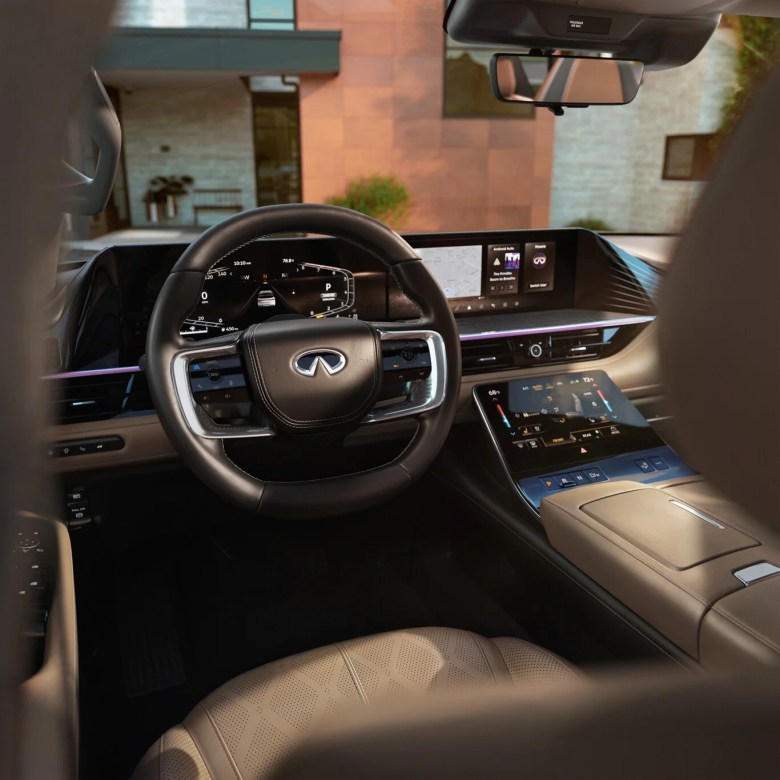 Diseño interior INFINITI QX80 2025