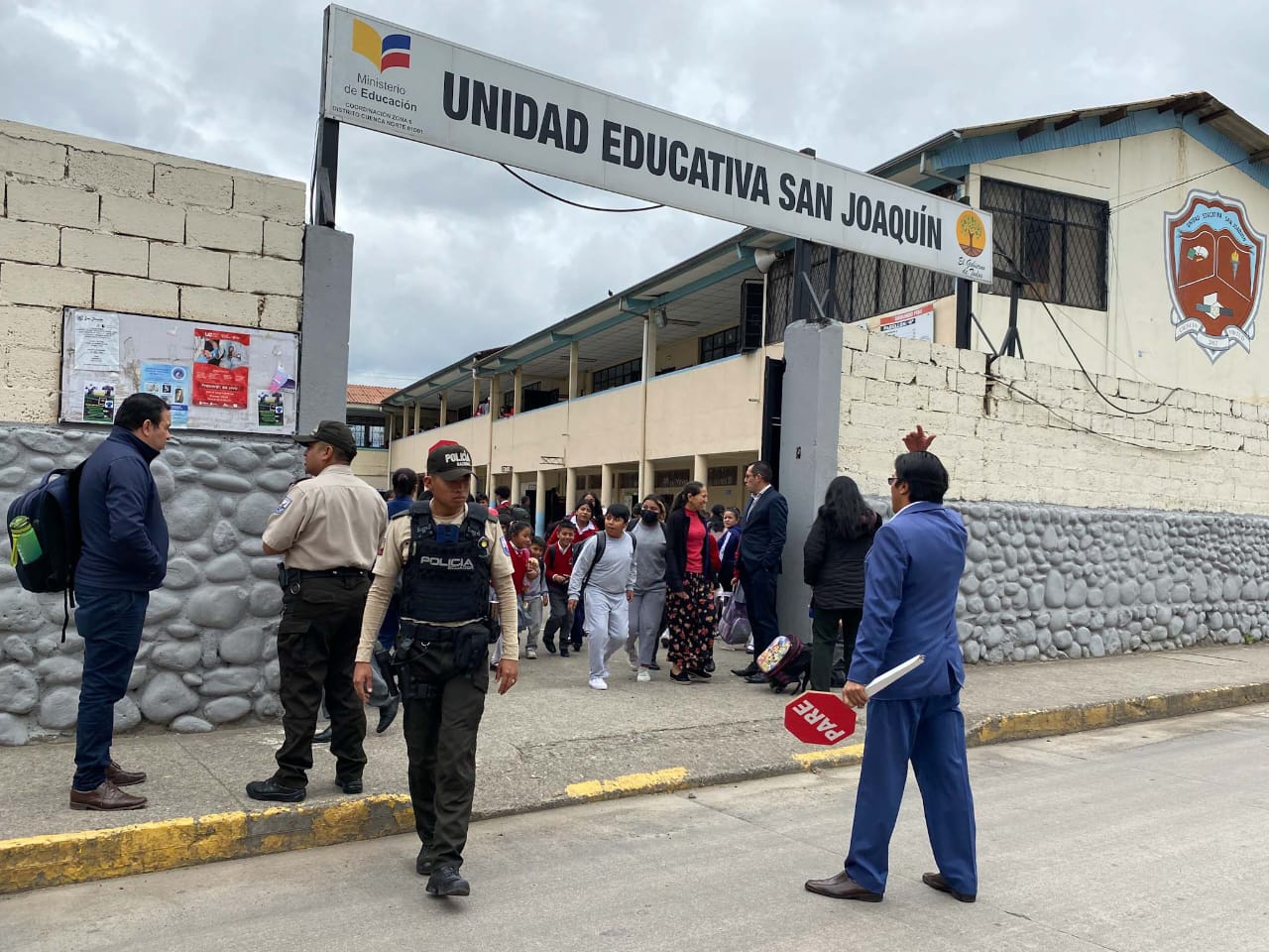 Alcalde de Cuenca piden suspender clases por la Marcha por el Agua