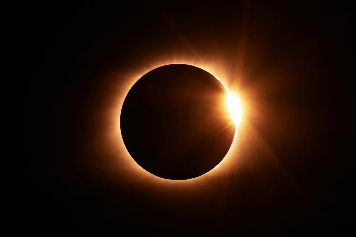 Eclipse solar total visto desde l'Horta, 12 de agosto de 2026