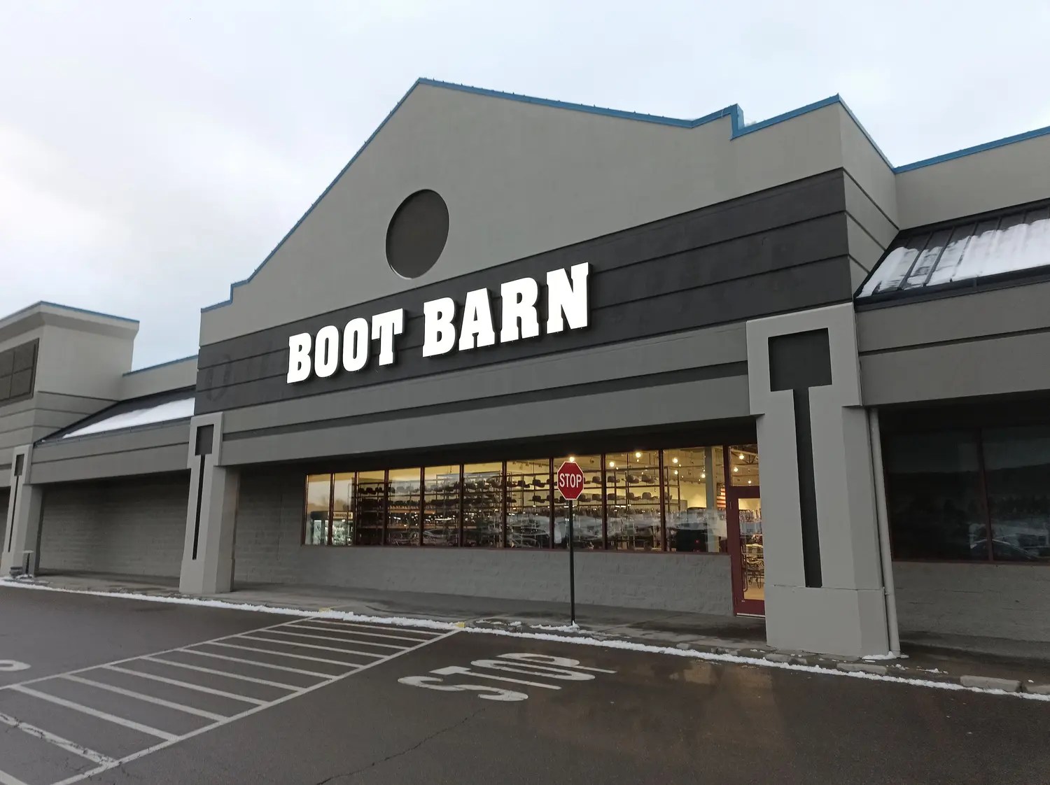 Sign install at boot barn in big flats ny