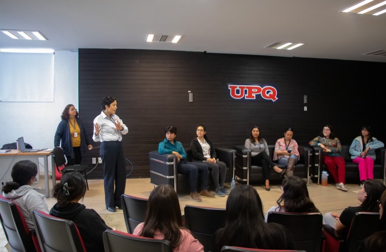 Comparten docentes y alumnas de UPQ retos del primer empleo