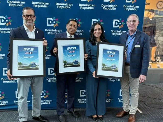 El vicepresidente de Comunicaciones y Relaciones Externas de Arajet, Manuel Luna, señaló que con el nuevo vuelo directo entre Orlando Sanford y Punta Cana la aerolínea reafirma su compromiso de seguir conectando a la diáspora con sus raíces y de consolidar a República Dominicana como el nuevo hub del Caribe.