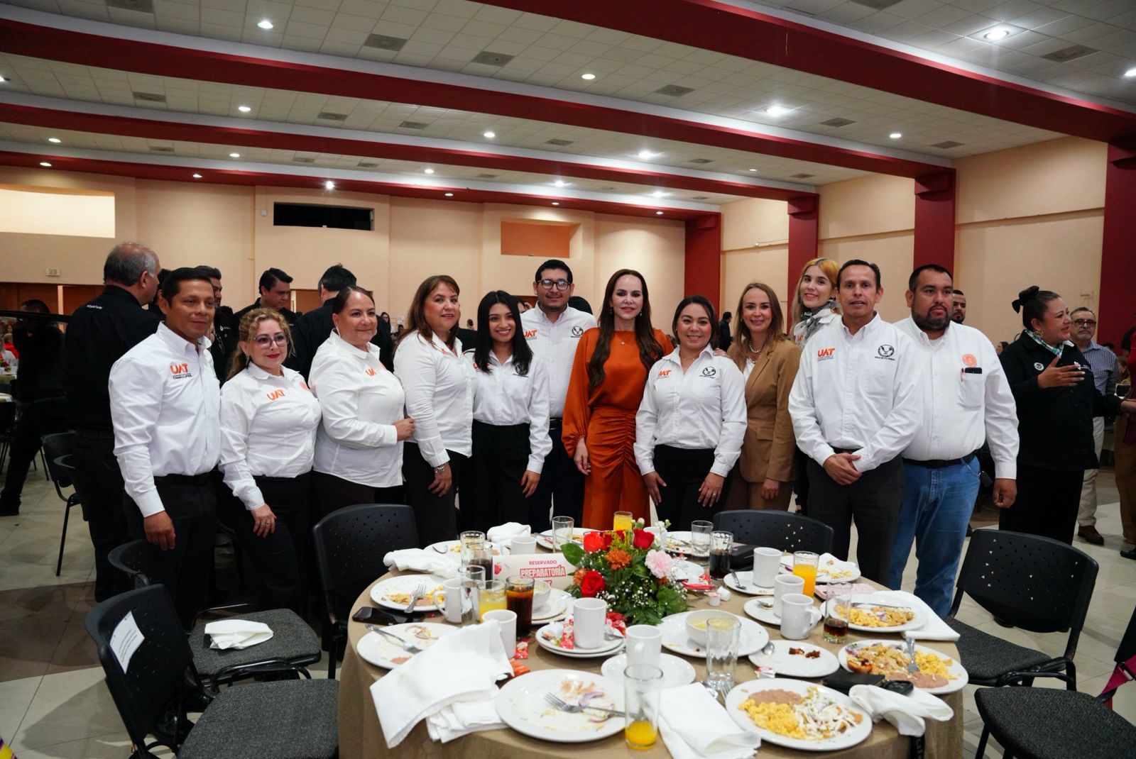 Más de 4 mil maestros reciben bono en Nuevo Laredo