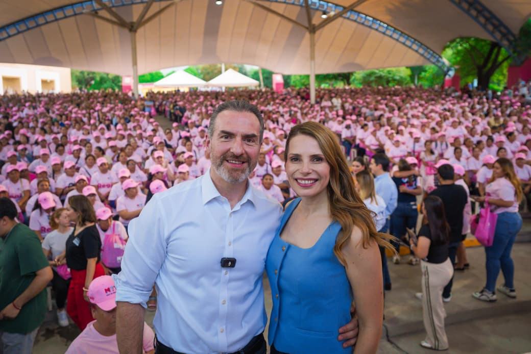 Monterrey entrega más de 2 mil 500 Tarjetas Regia Plus
