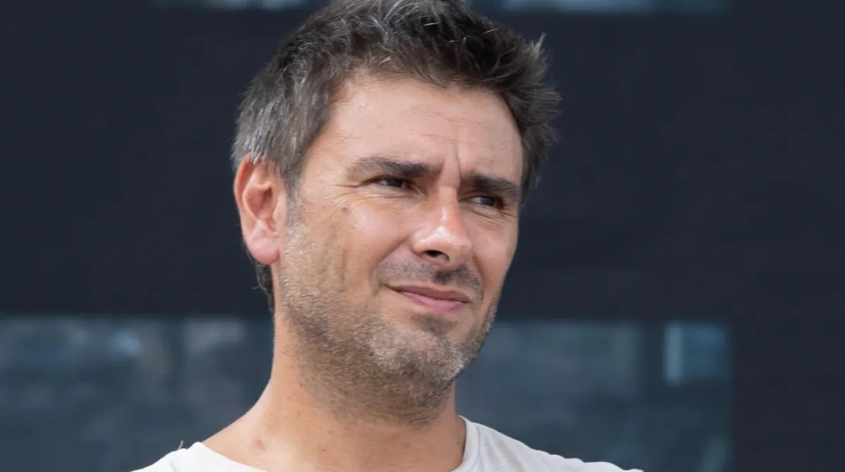 Di Battista non è trasferibile in Italia: “Ce la metterò tutta per tornare presto”
