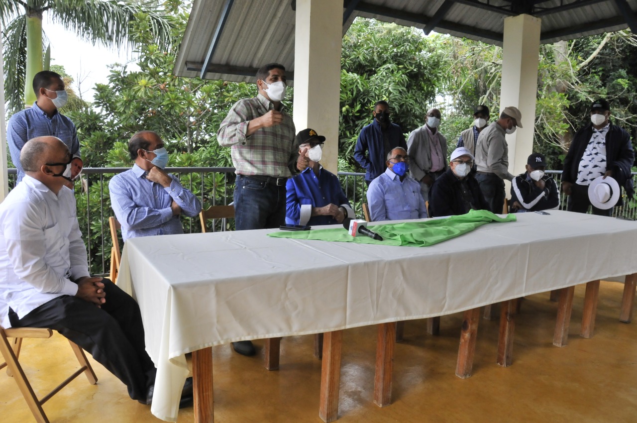 Agricultura invierte en la recuperación del sector cafetalero