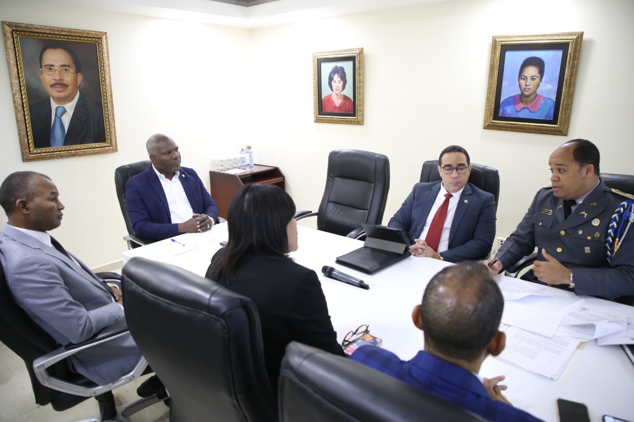 Diputados analizan con DIGESETT proyecto de modificación a Ley 93-17, sobre movilidad y transporte