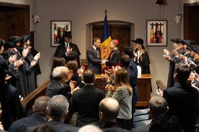Los copríncipes de Andorra, Emmanuel Macron y Josep-Lluís Serrano Pentinat, durante su comparecencia conjunta ante el Consejo General.