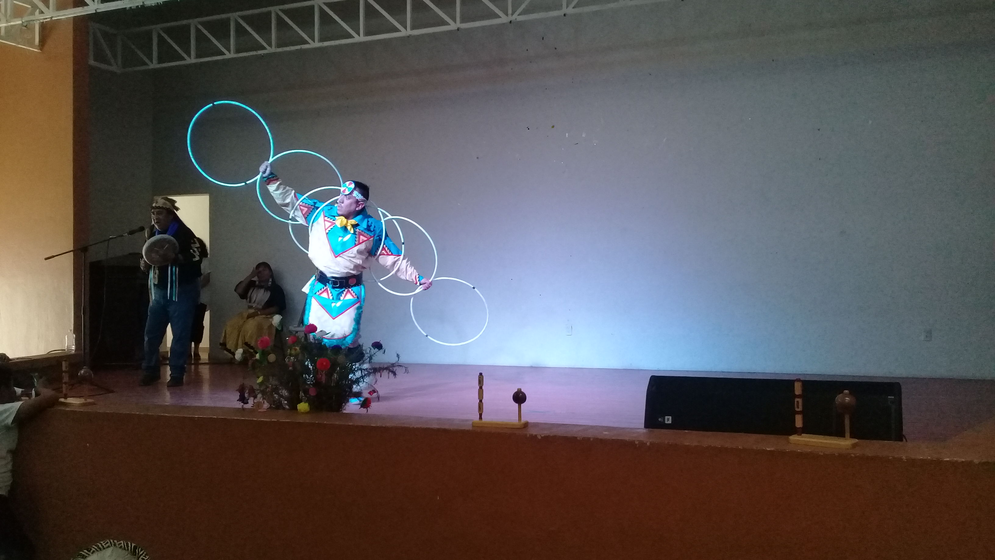 literatura sur de Jalisco, Apaches de Arizona se encuentran con indígenas de Tuxpan