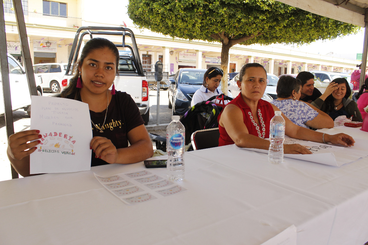 Mujeres emprendedoras, 166 mujeres de la región recibieron apoyo para emprendimiento