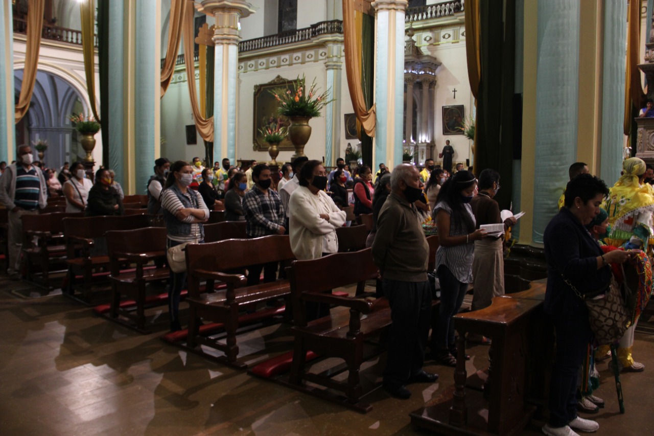 , Disolver aglomeraciones fuera de Catedral es responsabilidad del gobierno: rector Catedral