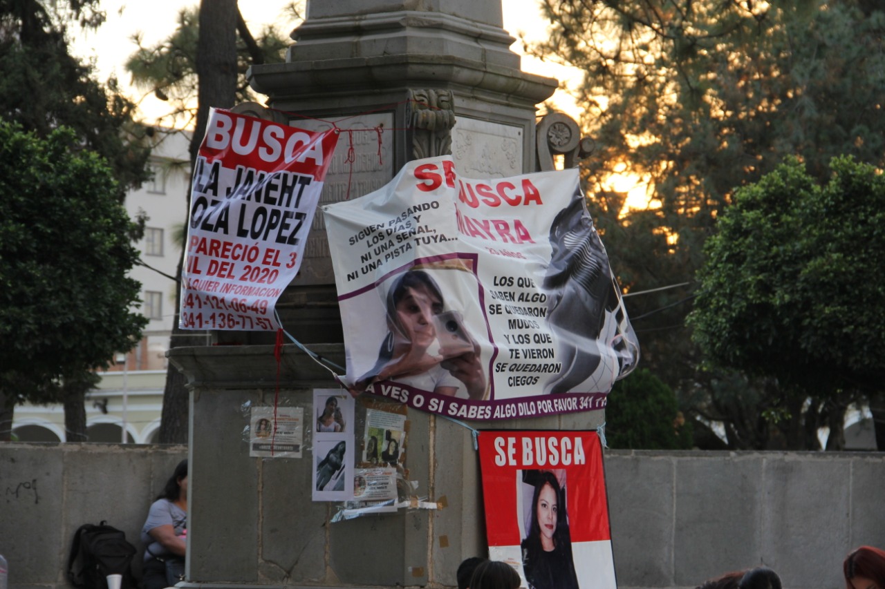 , Feministas realizan mural visibilizando la violencia de género en Ciudad Guzmán