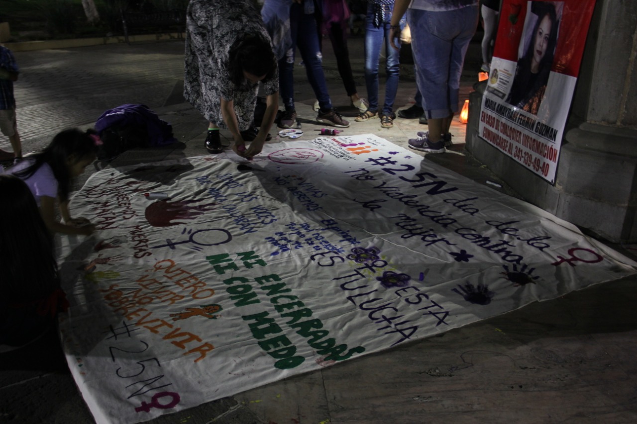 , Feministas realizan mural visibilizando la violencia de género en Ciudad Guzmán