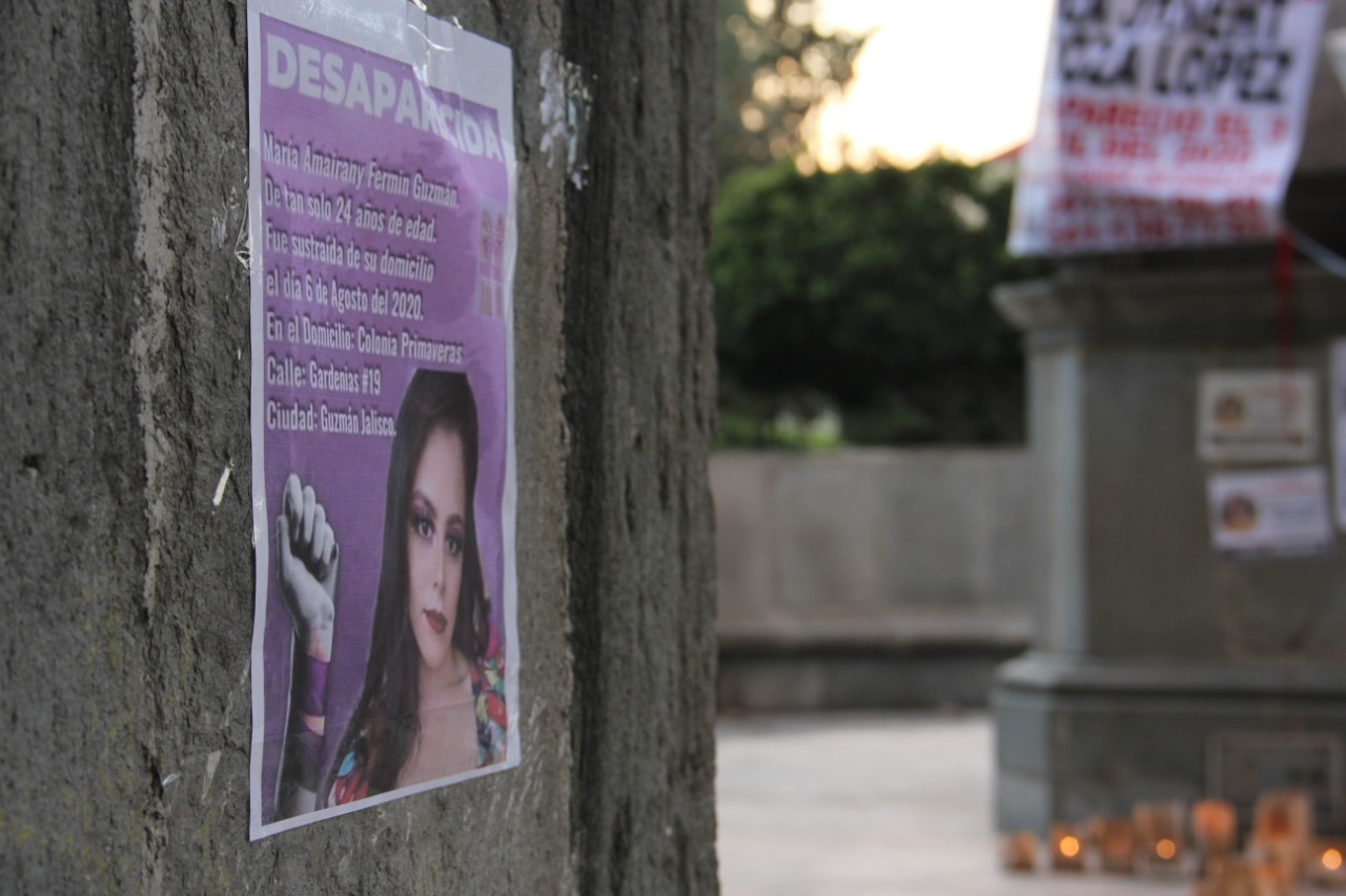 , Feministas realizan mural visibilizando la violencia de género en Ciudad Guzmán