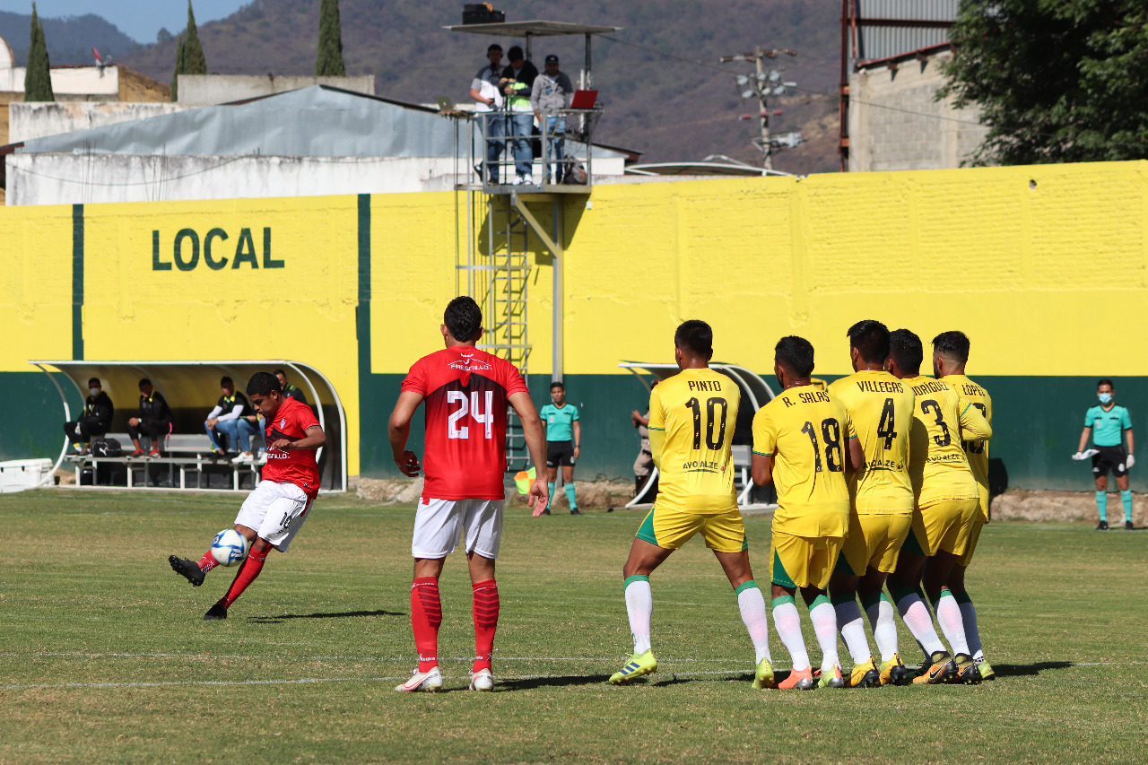 , Mazorqueros se aleja de la zona de calificación en Liga Premier