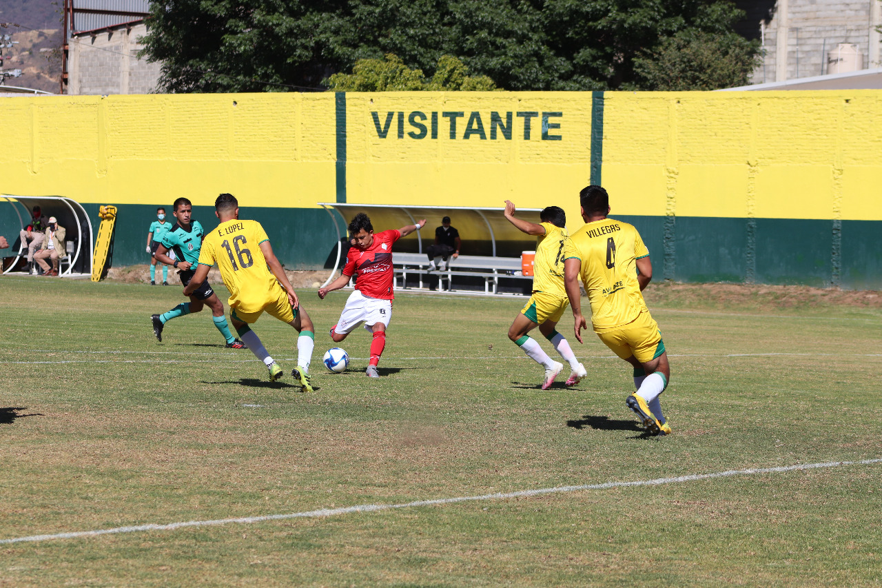 , Mazorqueros se aleja de la zona de calificación en Liga Premier