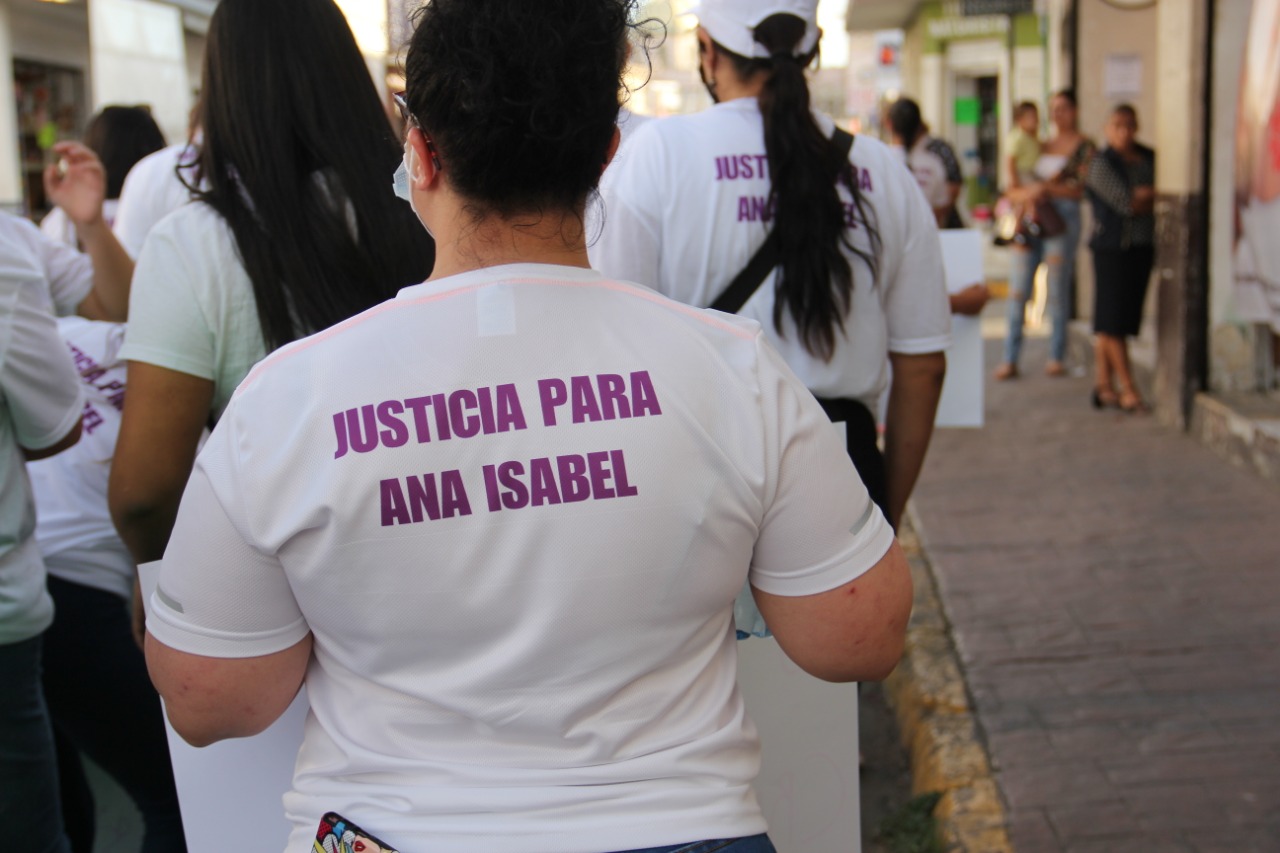 , «Dejaron a mi hija morir, quiero que paguen por lo que le hicieron»: madre de Ana Isabel