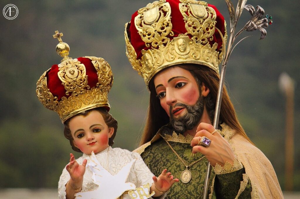, Galería | La Sagrada Familia recorre las calles de Ciudad Guzmán