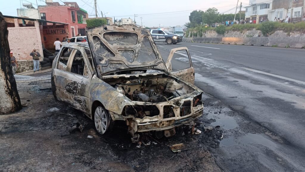 , Quema de camiones y autos desencadenó terror en la capital de Jalisco