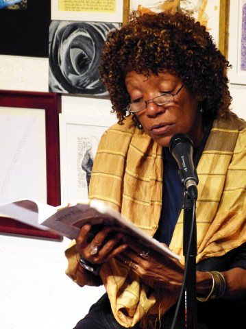 Nancy Morejón, en un reciente recital en North Beach. Nancy Morejón at a recent reading in North Beach. Photo C.J. Schake