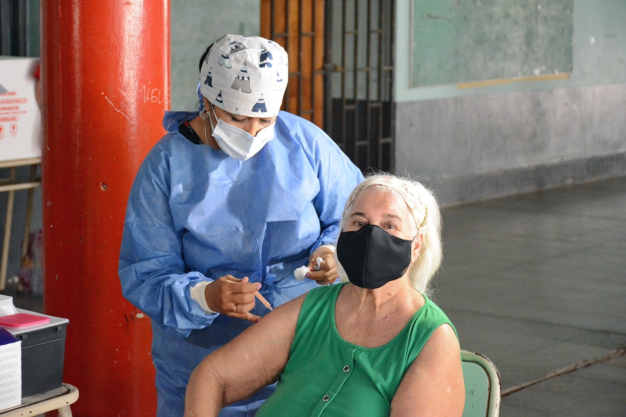 VACUNACION ADULTO MAYORES