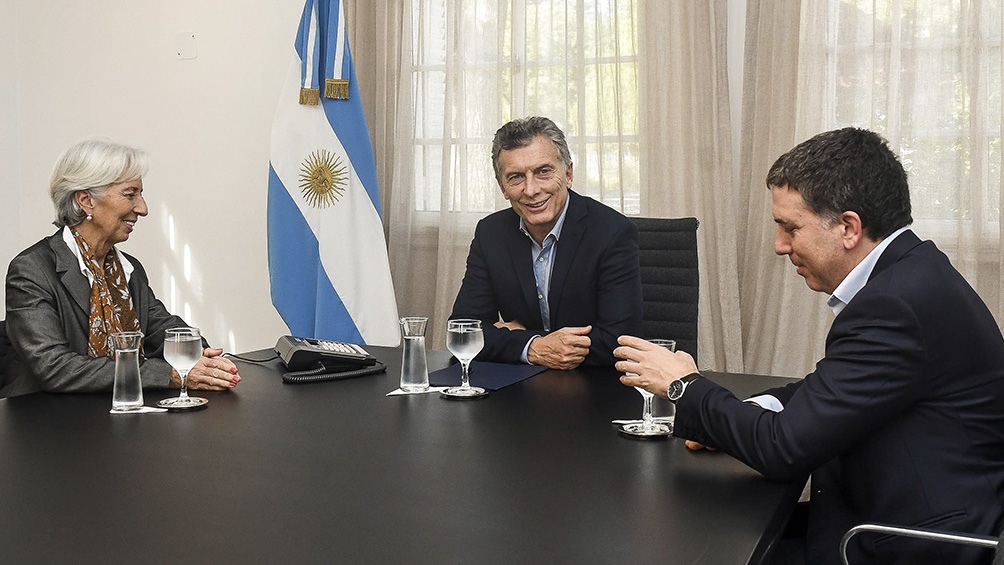 DENUNCIA A MACRI