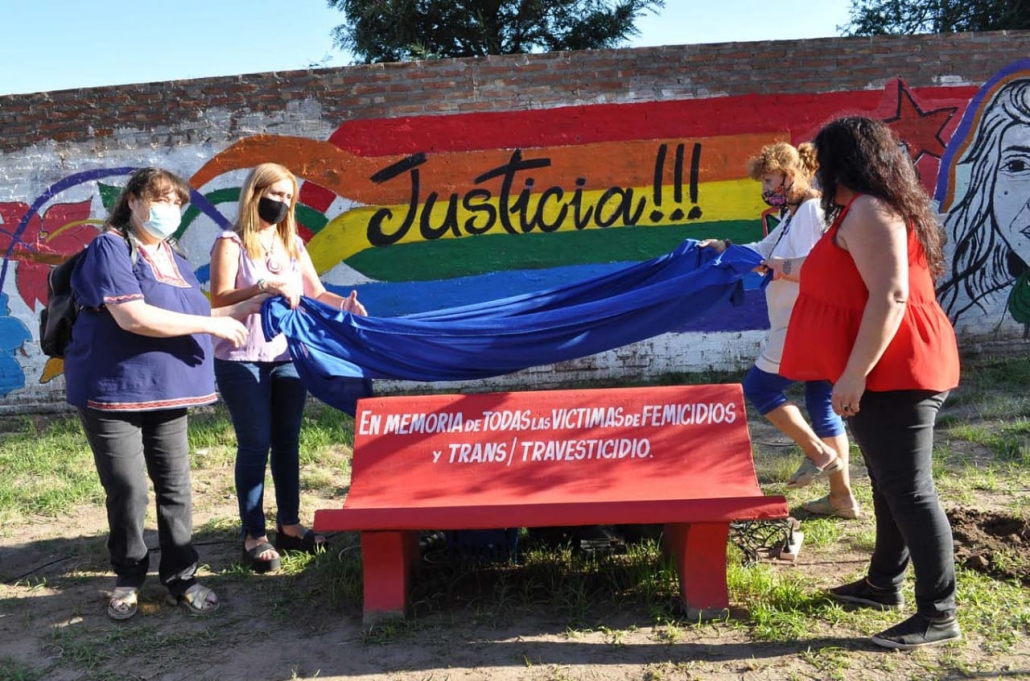 MUJERES BANDEÑAS