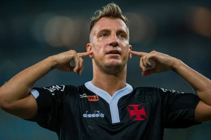 MAXI LOPEZ