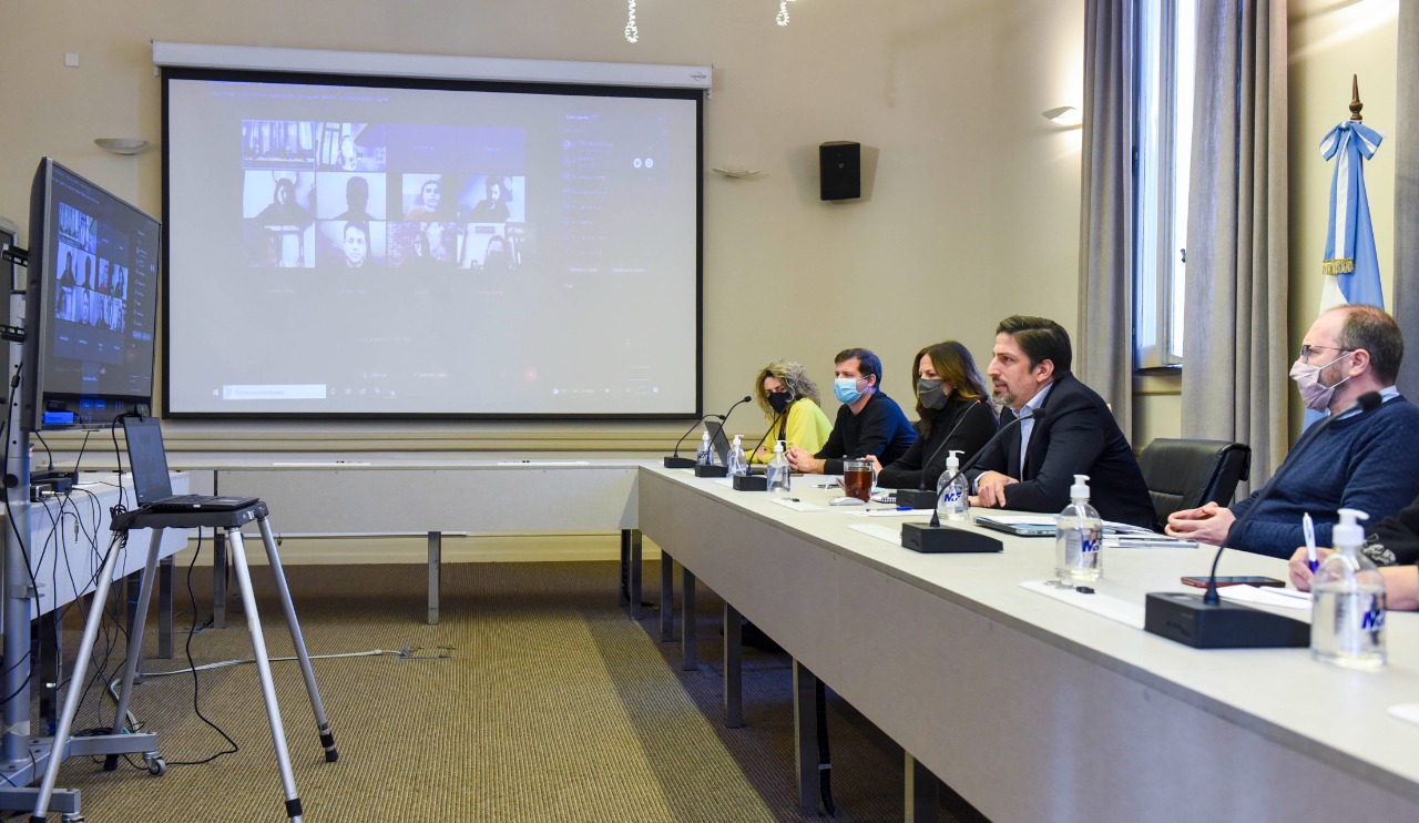 EDUCACION Y ESPECIALISTA POR PRESENCIALIDAD