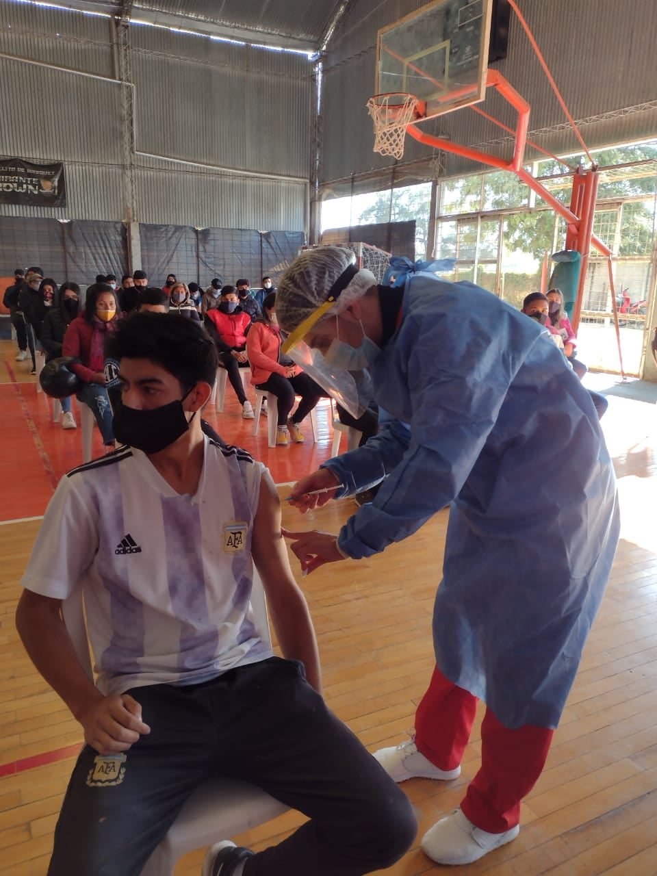 VACUNACION JOVENES