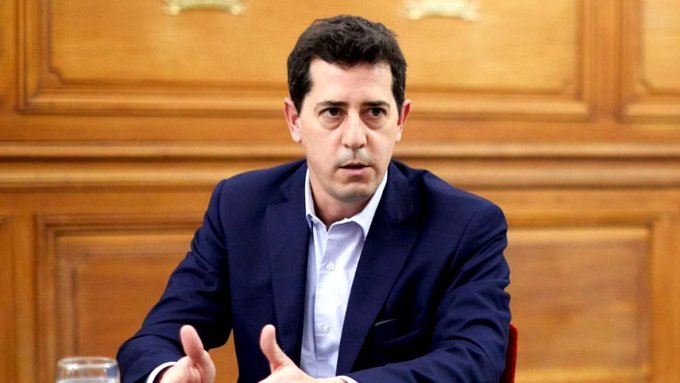 WADO DE PEDRO RENUINCIA