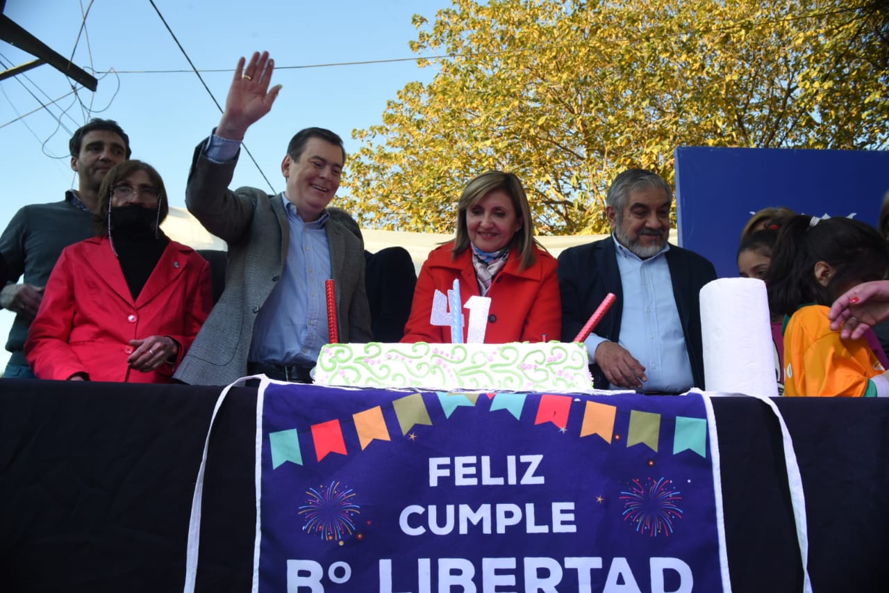 BARRIO L