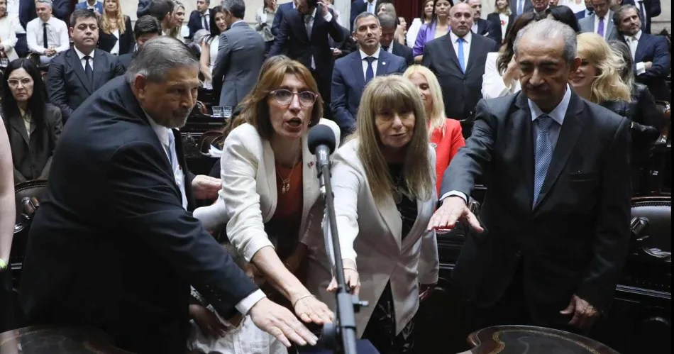DIPUTADOS SANTIAGUEÑOS JURA