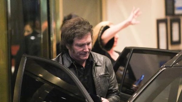 JAVIER MILEI CASA ROSADA