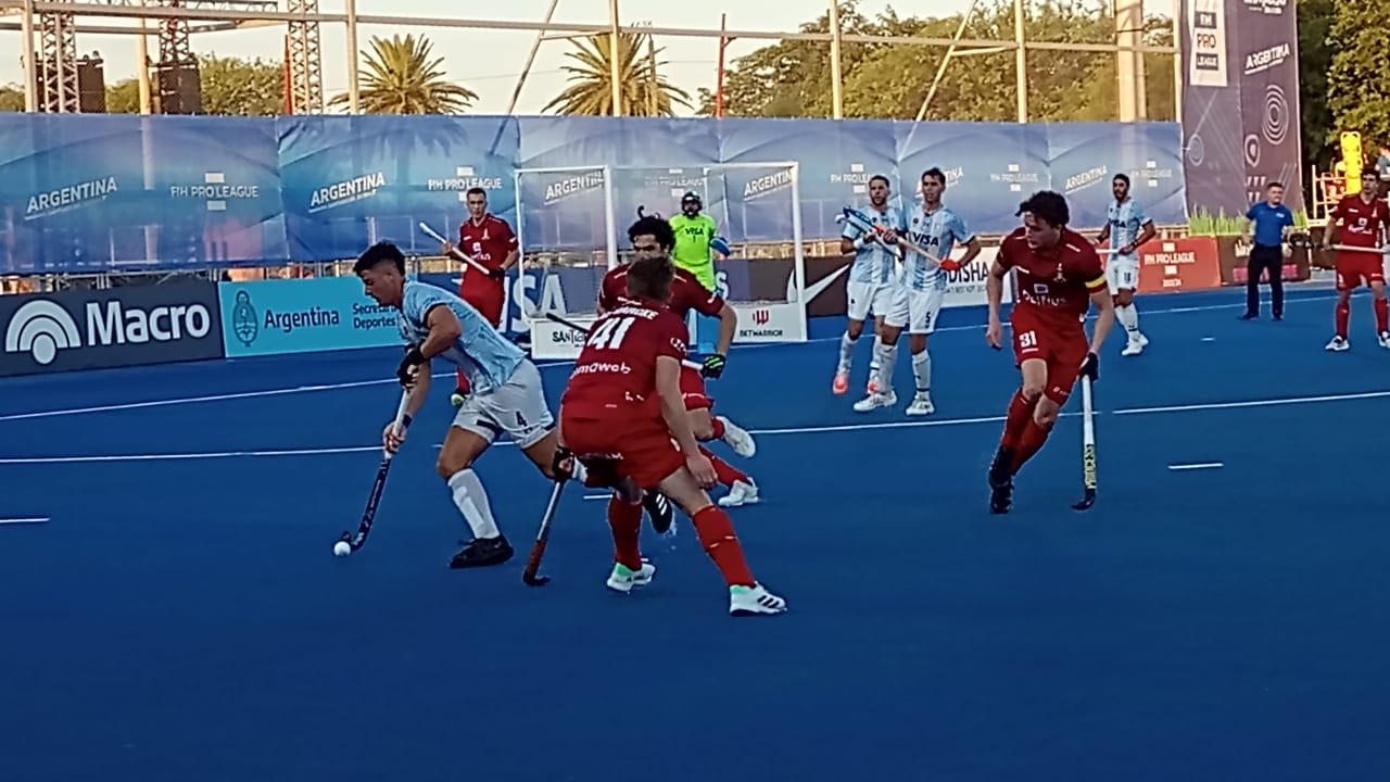 LOS LEONES
